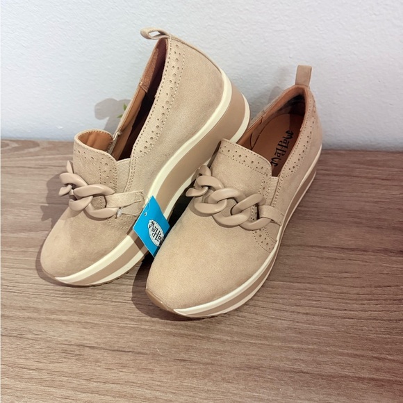 Stylish Tan Women's Slip-On Shoes - Picture 3 of 4